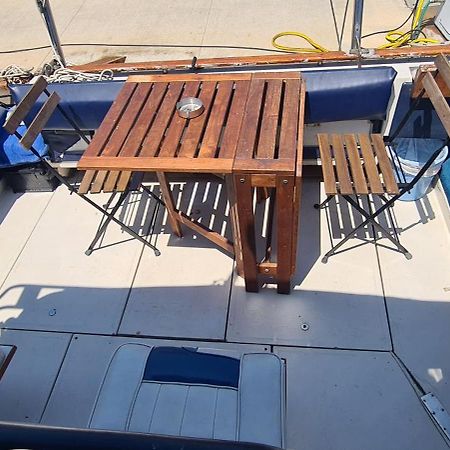 מלון סנט אדריה דה בסוס Boat To Sleep In Barcelona מראה חיצוני תמונה