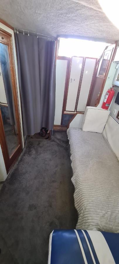 מלון סנט אדריה דה בסוס Boat To Sleep In Barcelona מראה חיצוני תמונה